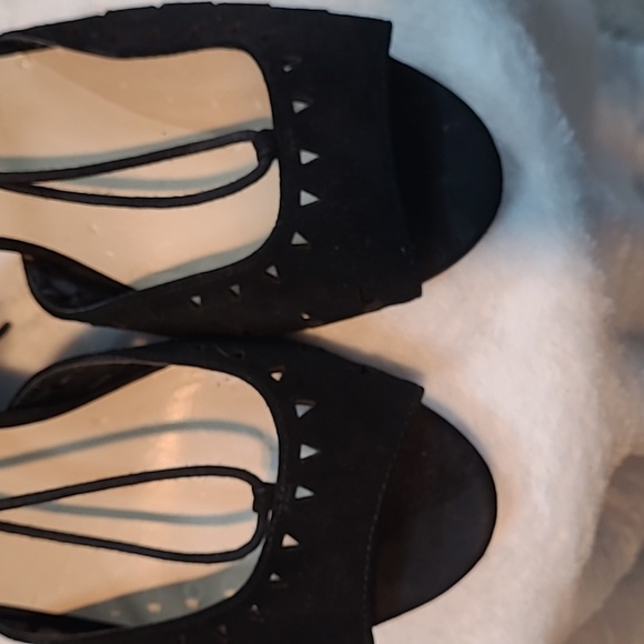 Nine West Women's Suede Strappy PeepToe - Picture 3 of 12